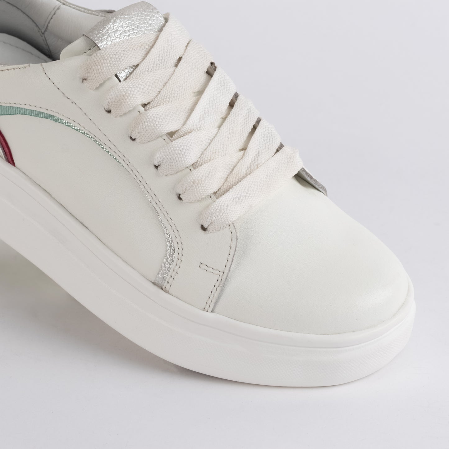 Zapatilla Blanca de Cuero para mujer - Nova