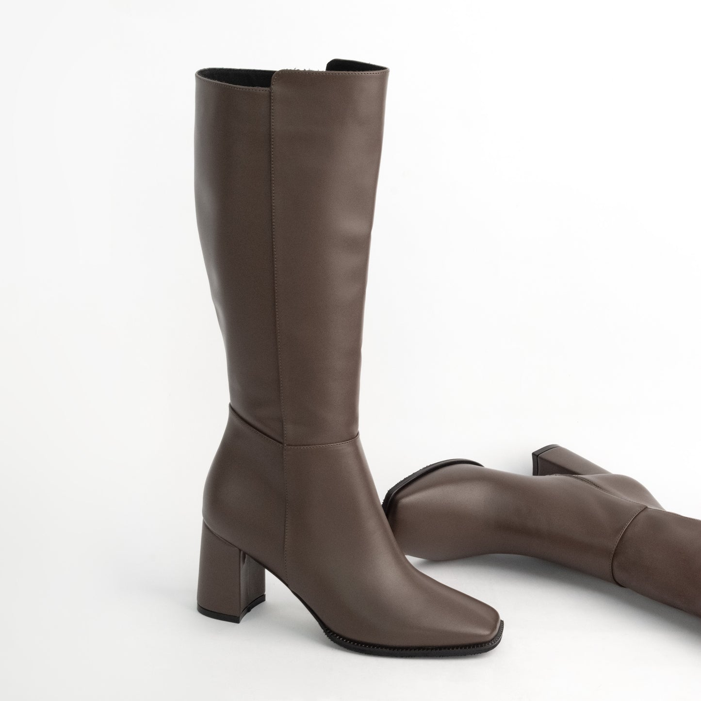 Bota Alta Punta Cuadrada para Mujer – Tara 01 Chocolate