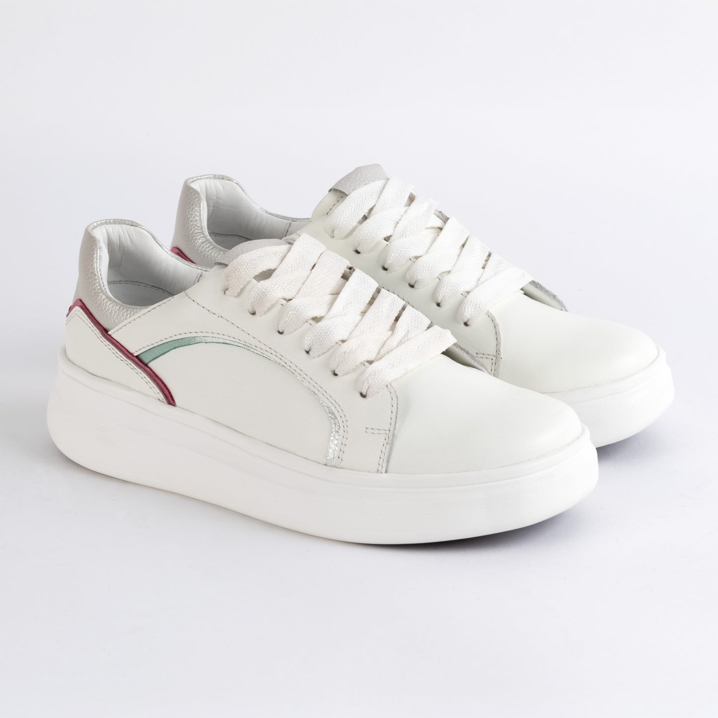 Zapatilla Blanca de Cuero para mujer - Nova