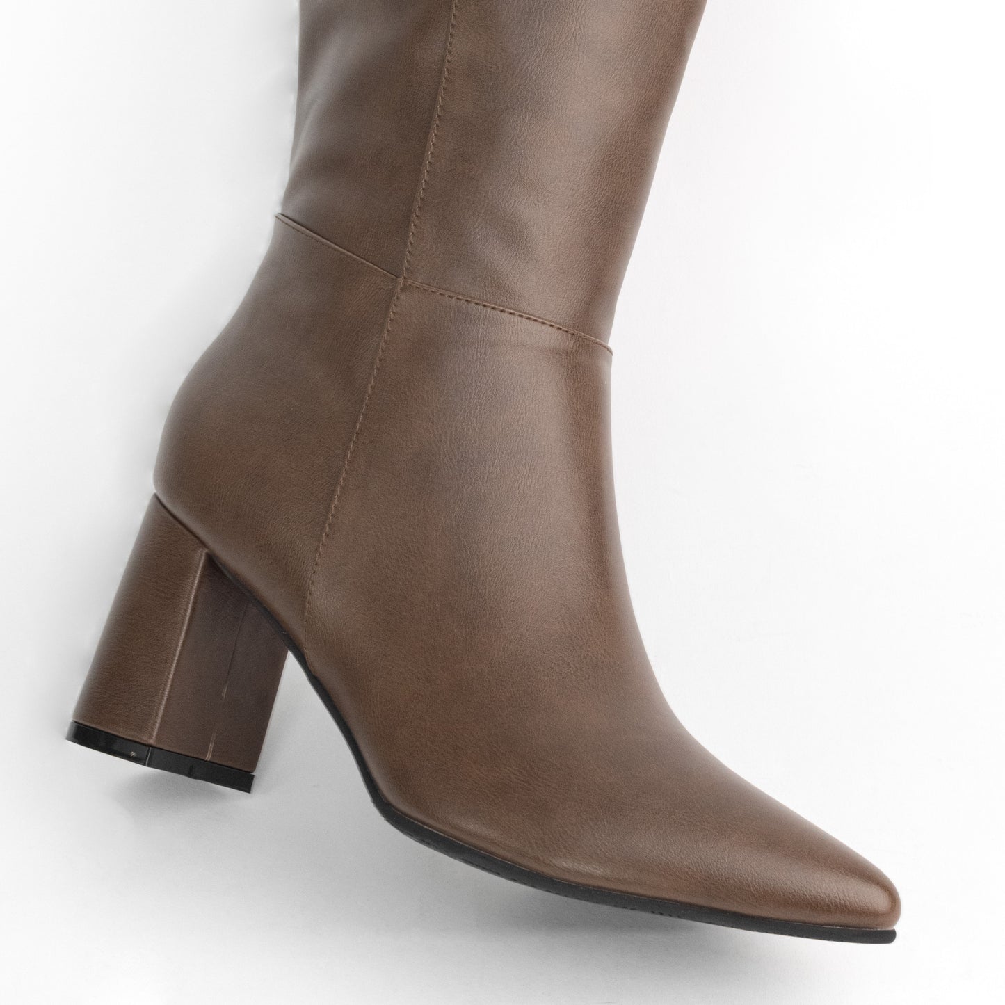 Bota Alta para Mujer –  Kiara 02 Café